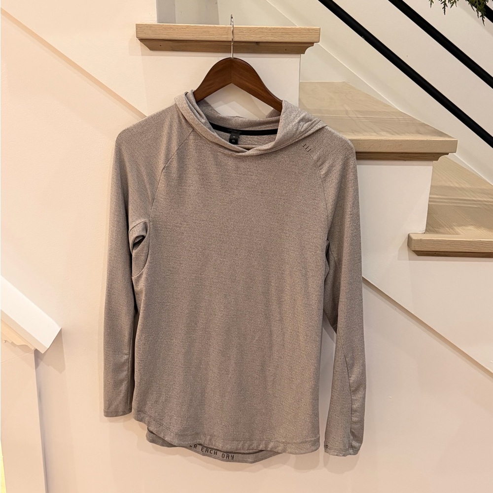 Men’s Gray Long-Sleeve